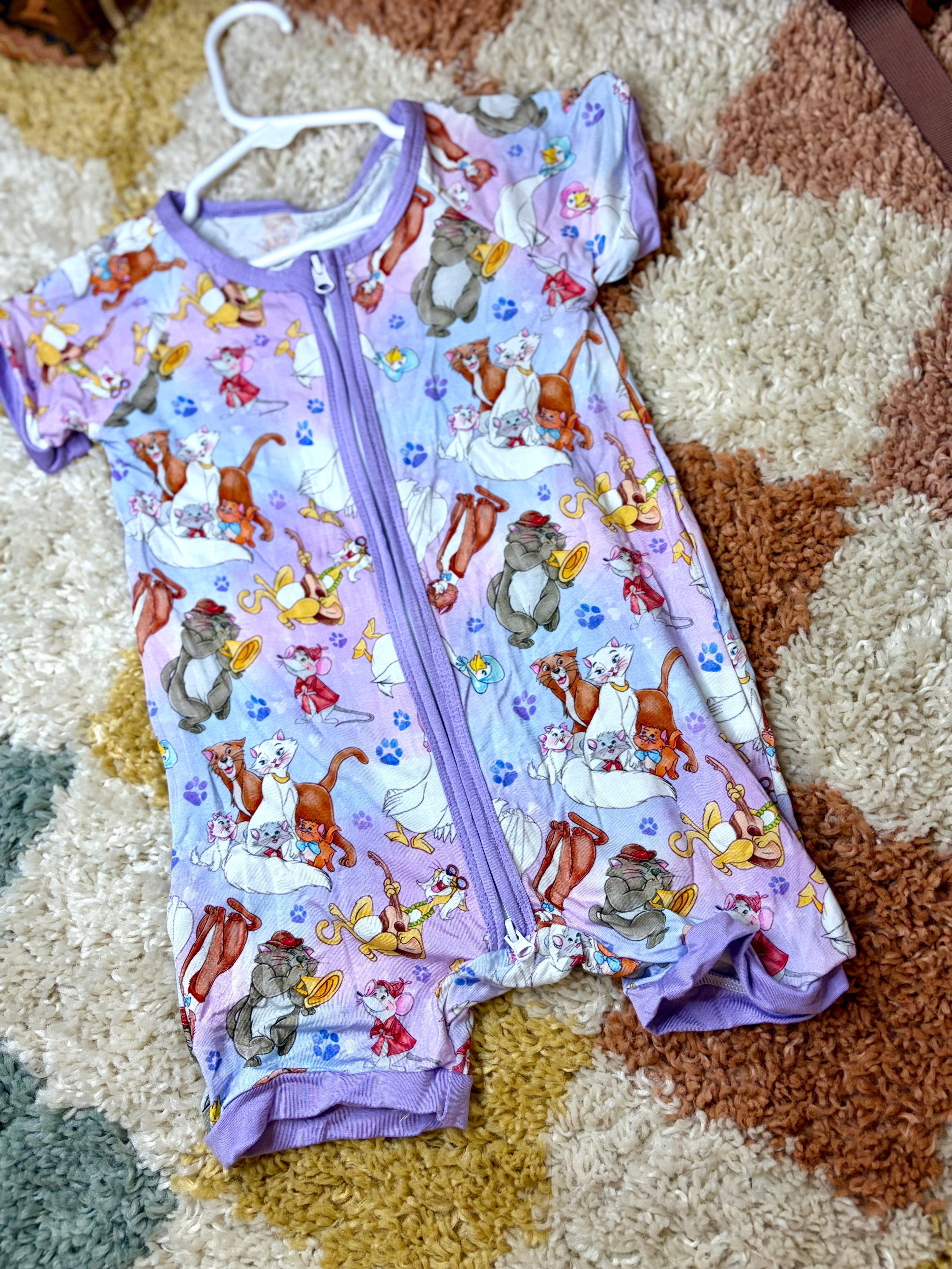 Arista Cat Shortie